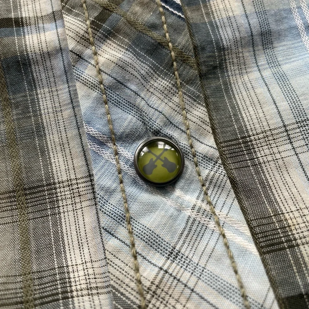 DKNY Size Large Western Style Pearl Snaps Short Sleeve Patterned Shirt - Picture 4 of 8